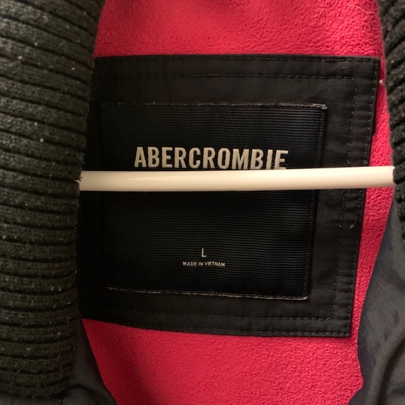 🤩 2 for $30 / Abercrombie jacket - Picture 2 of 3